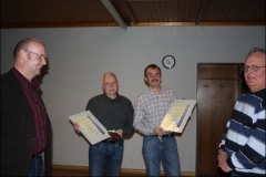 Die Urkunden für die Ordenstraeger Dieter Fimpler und Klaus Nitsch