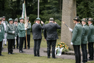 102-2024_05_23_Schuetzenfest_Ehrenmal-00102