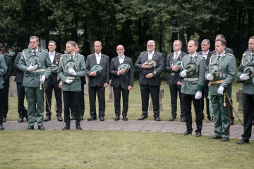 112-2024_05_23_Schuetzenfest_Ehrenmal-00112