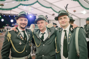 181-2024_05_23_Schuetzenfest_Ehrenmal-00181