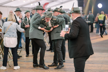 218-2024_05_23_Schuetzenfest_Ehrenmal-00218