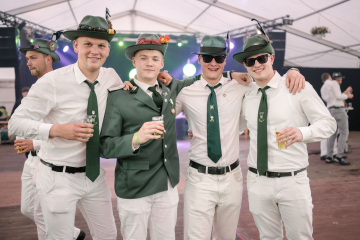 229-2024_05_23_Schuetzenfest_Ehrenmal-00229