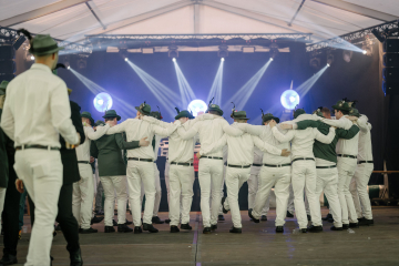 240-2024_05_23_Schuetzenfest_Ehrenmal-00240