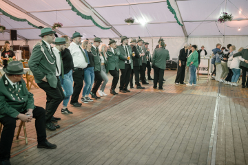 241-2024_05_23_Schuetzenfest_Ehrenmal-00241