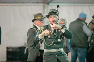 249-2024_05_23_Schuetzenfest_Ehrenmal-00249