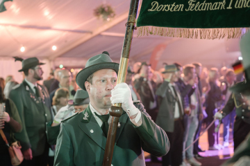 258-2024_05_23_Schuetzenfest_Ehrenmal-00258