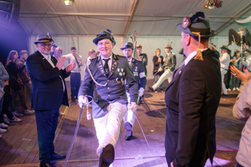 266-2024_05_23_Schuetzenfest_Ehrenmal-00266