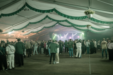 272-2024_05_23_Schuetzenfest_Ehrenmal-00272