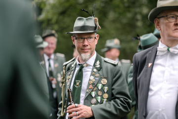 31-2024_05_23_Schuetzenfest_Ehrenmal-00031