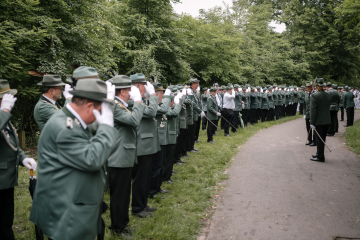 44-2024_05_23_Schuetzenfest_Ehrenmal-00044