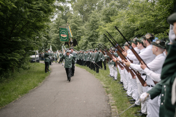 51-2024_05_23_Schuetzenfest_Ehrenmal-00051