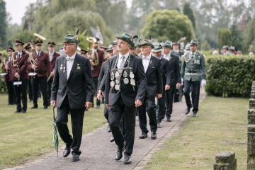 69-2024_05_23_Schuetzenfest_Ehrenmal-00069