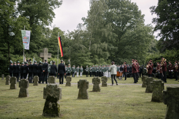 74-2024_05_23_Schuetzenfest_Ehrenmal-00074