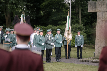 76-2024_05_23_Schuetzenfest_Ehrenmal-00076