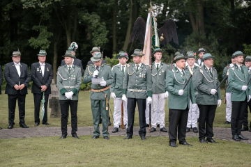 77-2024_05_23_Schuetzenfest_Ehrenmal-00077