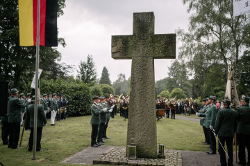 82-2024_05_23_Schuetzenfest_Ehrenmal-00082