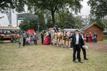 136-2024_05_25_Schuetzenfest_Festumzug-00136