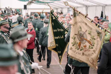 283-2024_05_25_Schuetzenfest_Festumzug-00283