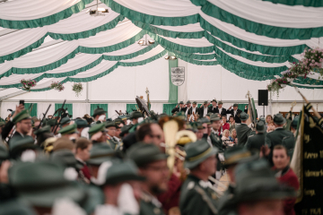 284-2024_05_25_Schuetzenfest_Festumzug-00284