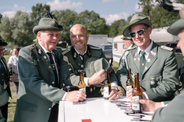 299-2024_05_25_Schuetzenfest_Festumzug-00299