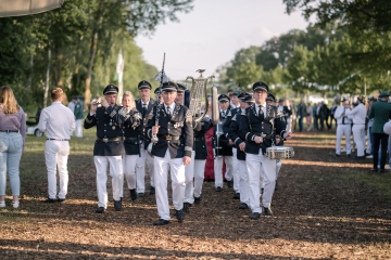 345-2024_05_25_Schuetzenfest_Festumzug-00345