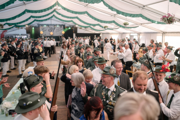 351-2024_05_25_Schuetzenfest_Festumzug-00351