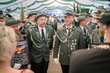 405-2024_05_25_Schuetzenfest_Festumzug-00405