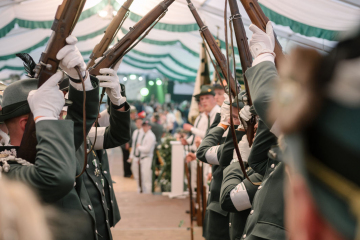 414-2024_05_25_Schuetzenfest_Festumzug-00414