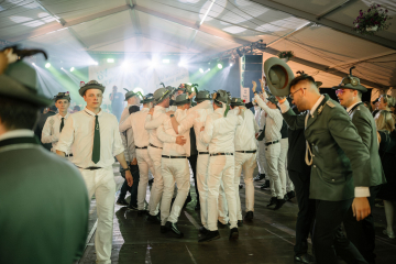 439-2024_05_25_Schuetzenfest_Festumzug-00440