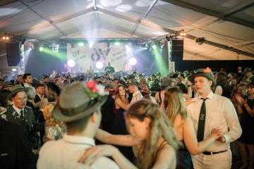 456-2024_05_25_Schuetzenfest_Festumzug-00457